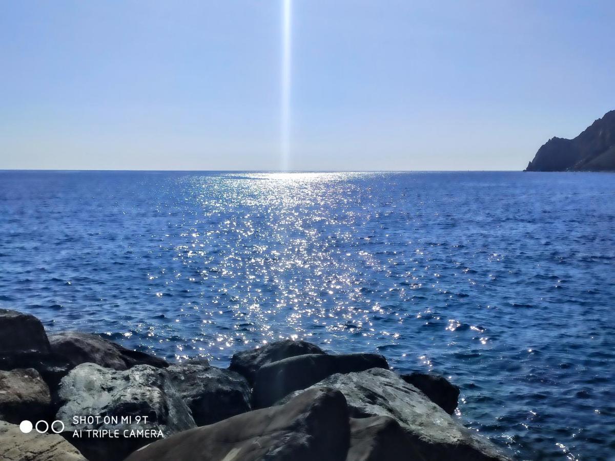 Via Verdi 5, Gli Affreschi Монтероссо-аль-Маре Экстерьер фото
